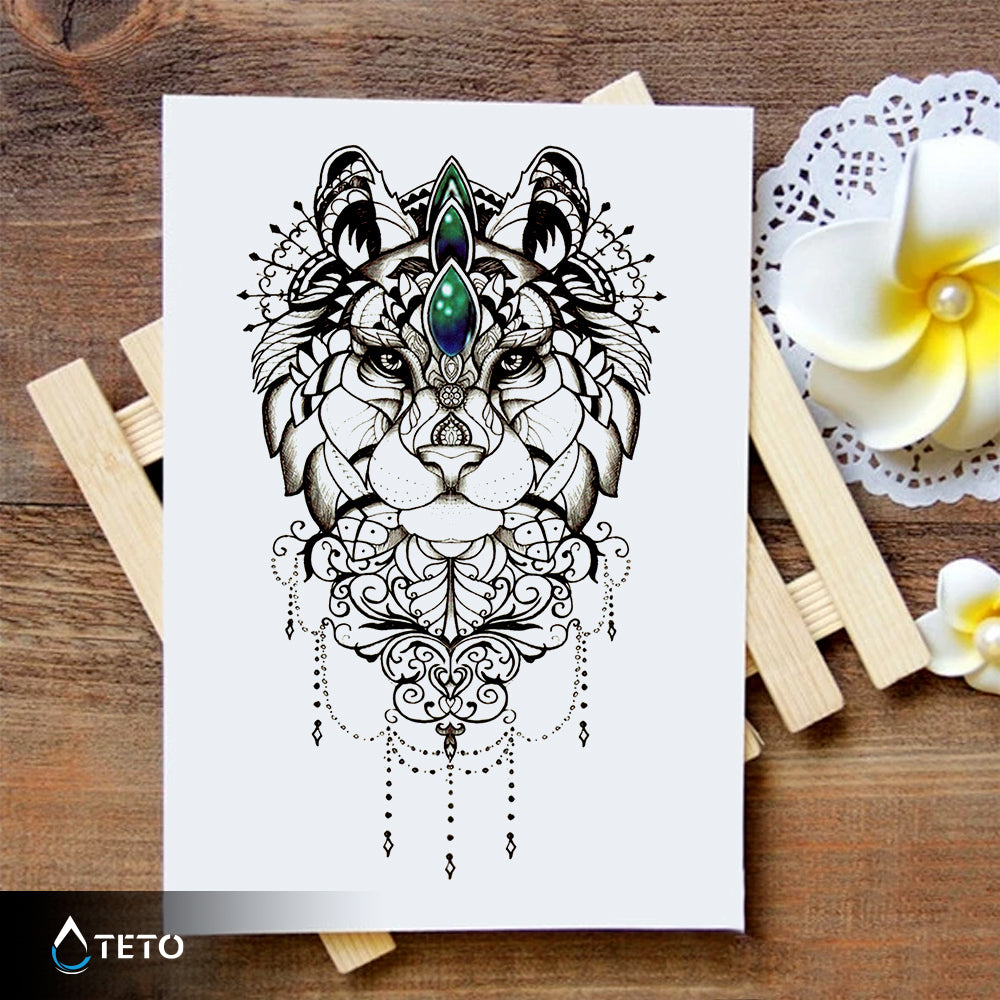 Tigar s ukrasima